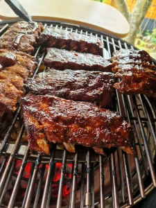 Spareribs auf dem Keramikgrill